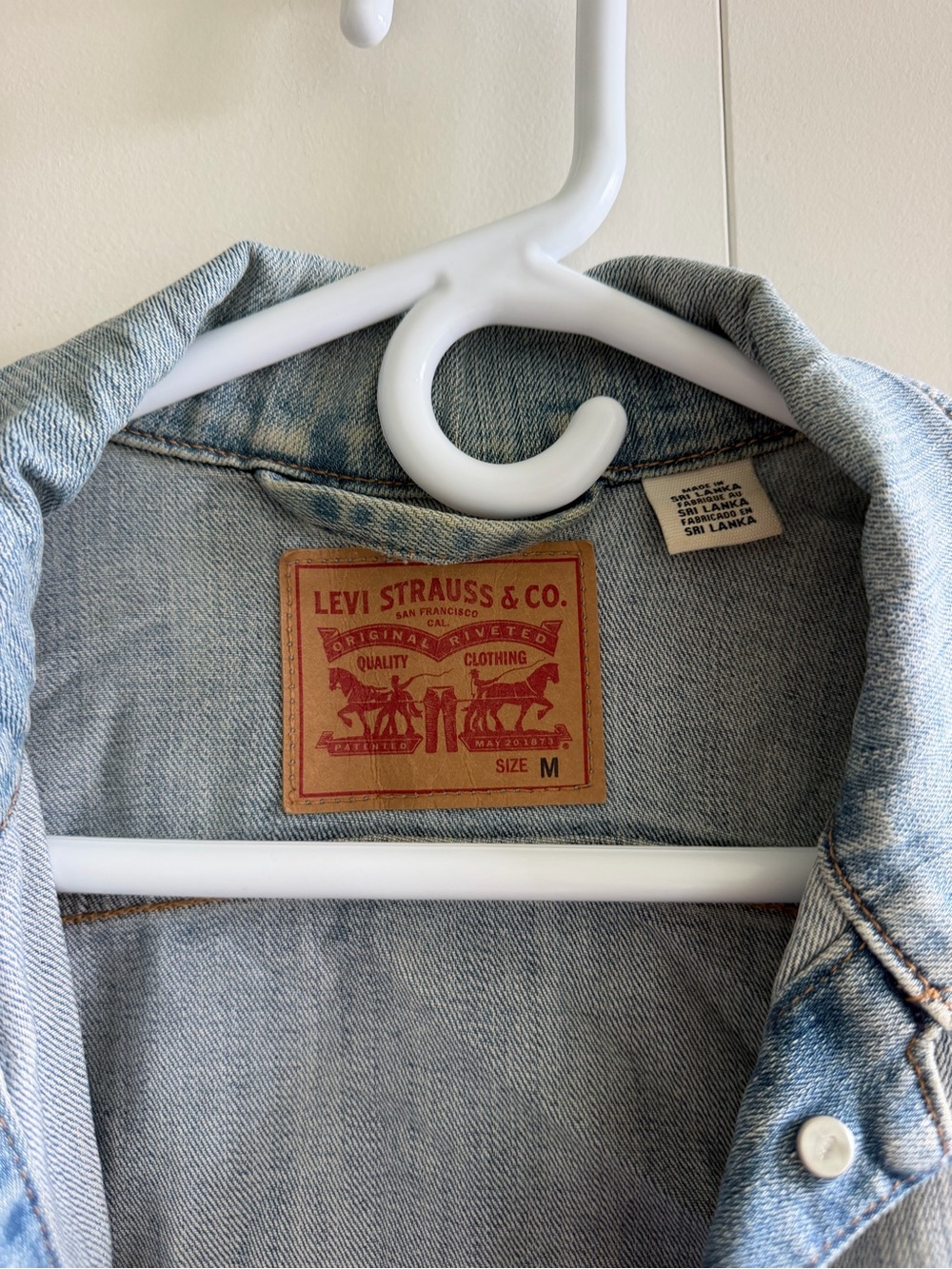 Levi’s Jean jacket - Picture 3 of 4